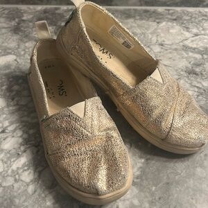 Tom’s Alpargata Gold Crackle Foil 13.5 shoes
